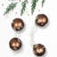 Ornements en forme de boule de Noël en verre 4 carats brun et doré à 4 finitions 3,25 po (80 mm)
