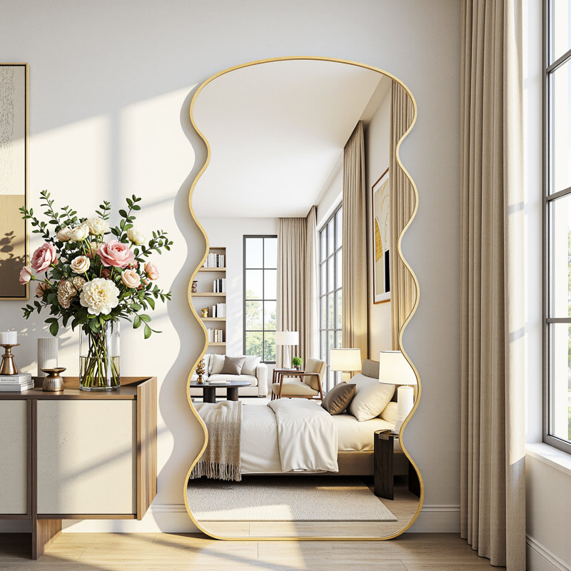 Miroir surdimensionné arqué en métal surdimensionné, Doré, 76 po x 34 po