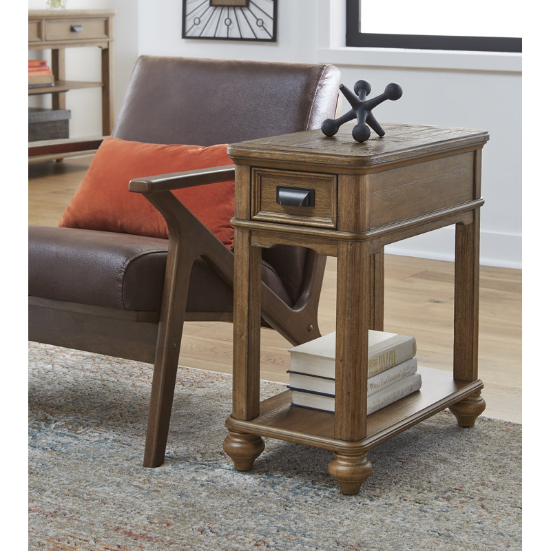 Table d'appoint Pecan Finish