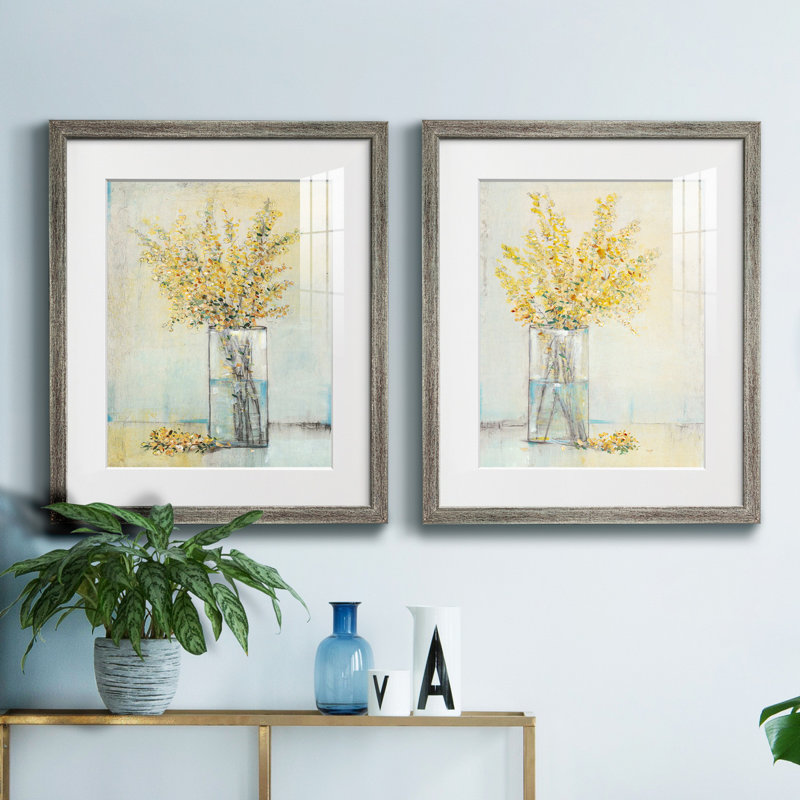 «Yellow Spray In Vase I», reproduction encadrée de qualité supérieure - prête à être accrochée