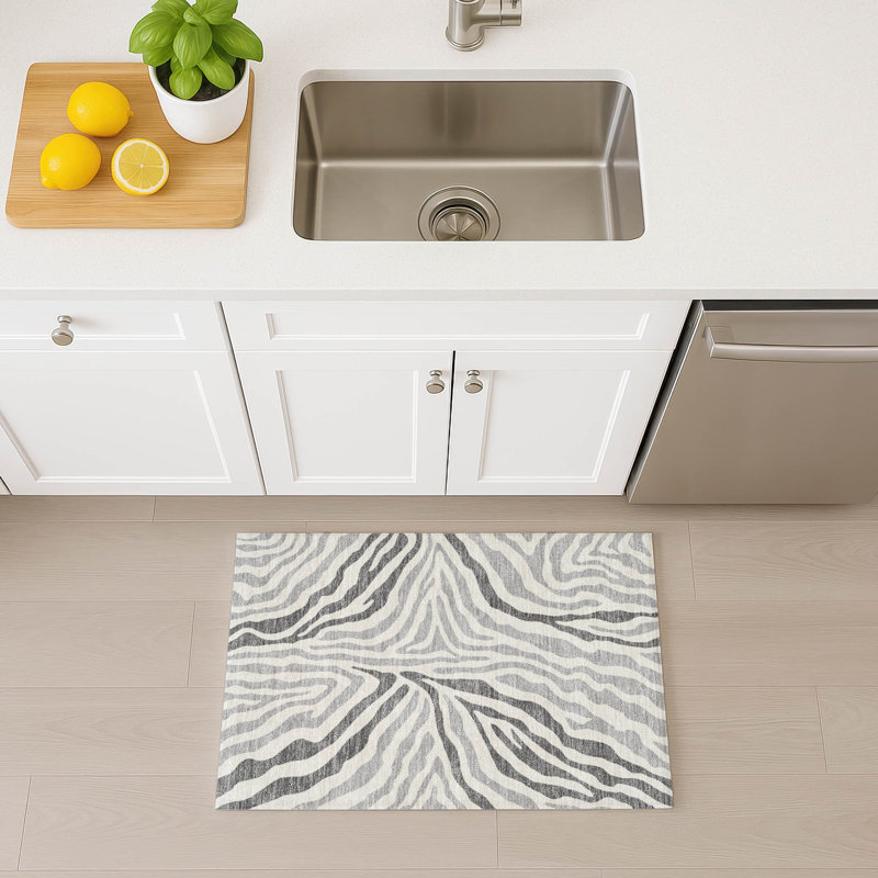 Machine Washable Indoor/Outdoor Chantille ACN2523 Animal Rug, Rectangle 1'8" x 2'6", Gray