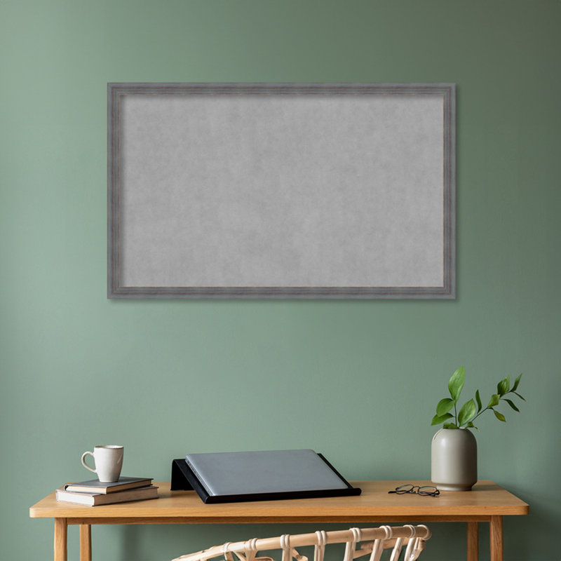Tableau d'affichage mural magnétique, H 26 po x l 42 po x P 1 po