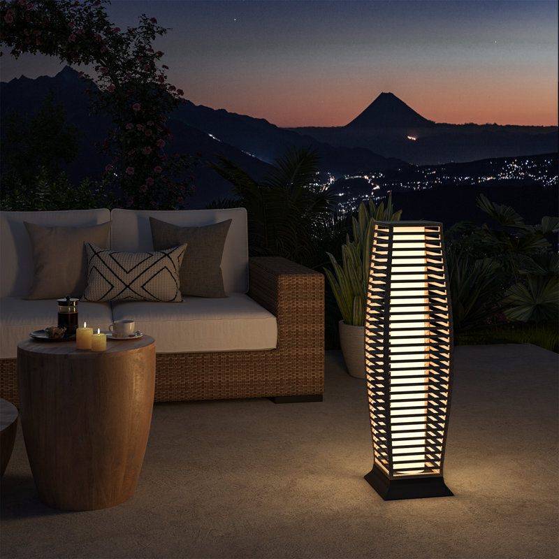 Ensemble de 2 lampes sur pied 30,75 po à énergie solaire en rotin Boho