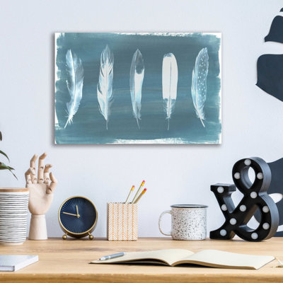 «Feathers on Dusty Teal» par Grace Popp, art mural en verre acrylique