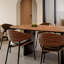 Table de salle à manger de style médiéval-109663417