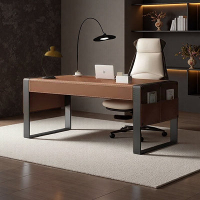 Bureau simple et luxueux