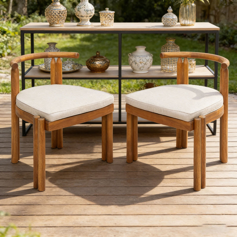 Chaise en bois sans accoudoirs