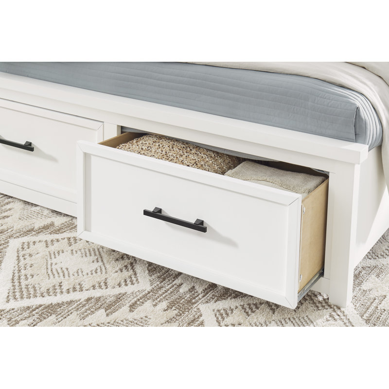 Très grand lit avec commode Ashbryn, commode et miroir