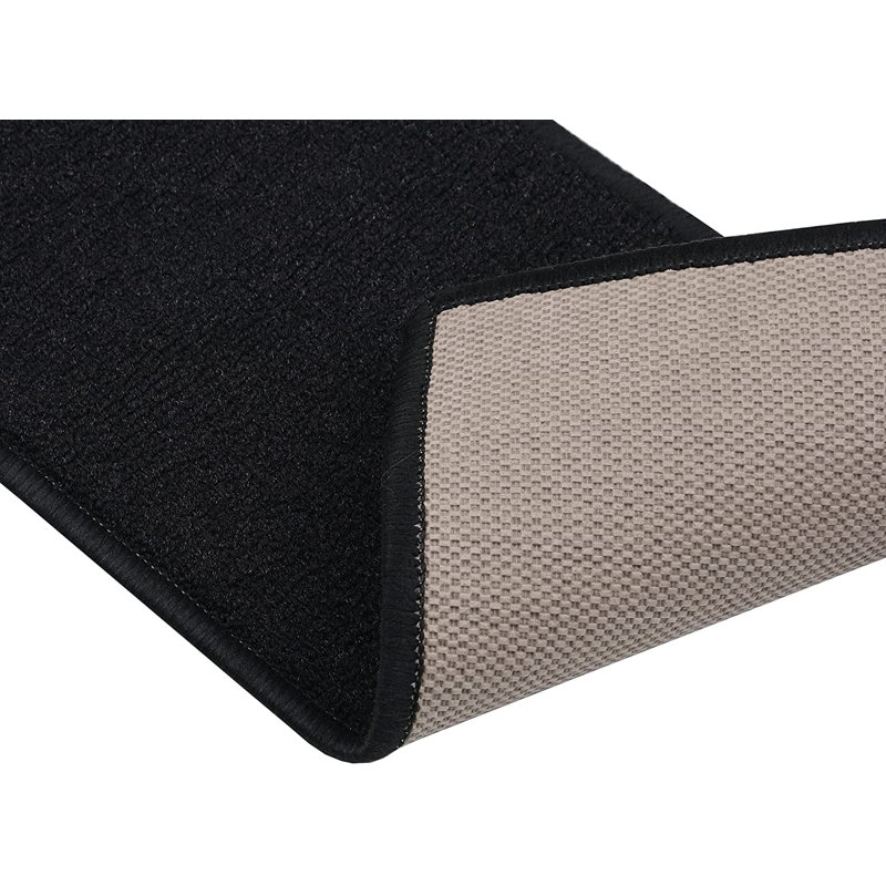 Tapis d'escalier noir