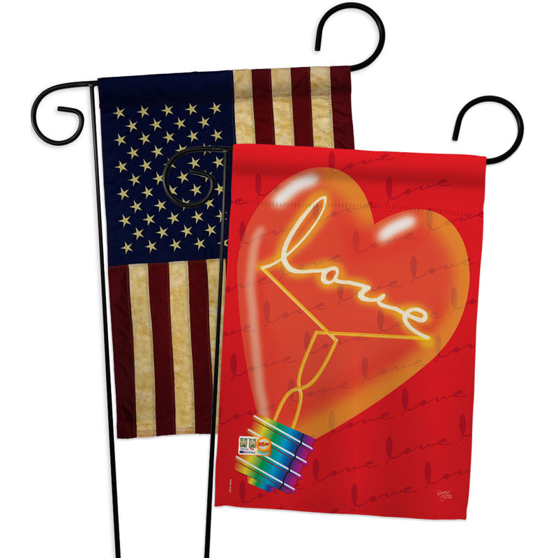 Drapeau de jardin en polyester 18 po x 13 po Love