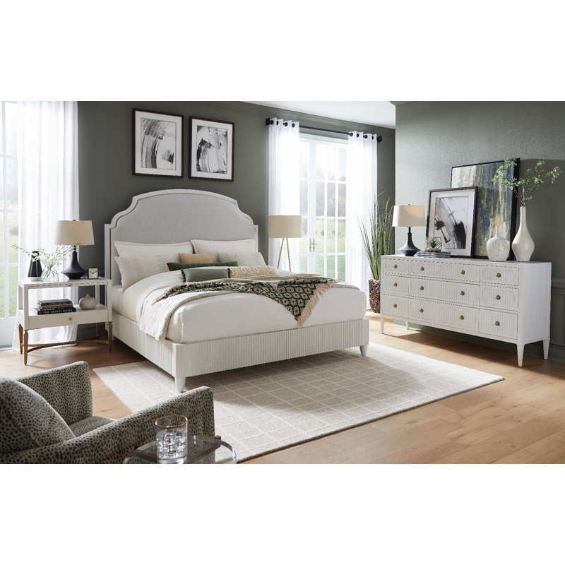 East Camden Upholstered Linen Scalloped Bed, Queen