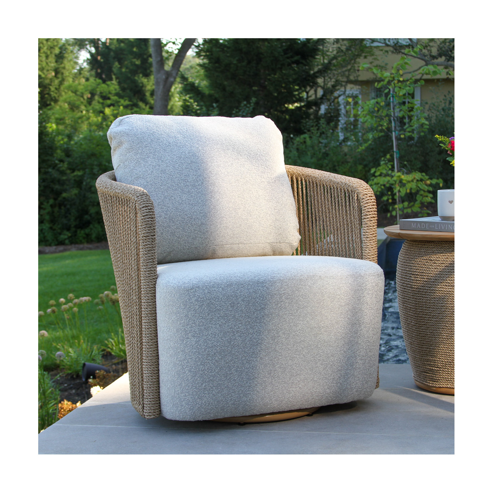 Fayette Cable Wicker Swivel Chair w Olefin