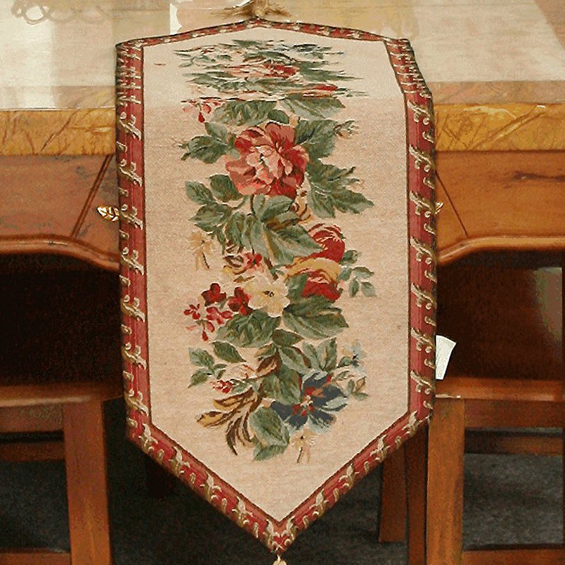 Yuletide Blooms Table Runner