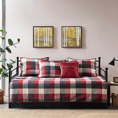 Housse de lit de jour simple - 6 pièces, carreaux rouges réversibles, avec bourre en coton pour une chambre paisible et relaxante, comprend, taies décoratives, coussin décoratif, atmosphère de chambre à coucher de style chalet, inspiré