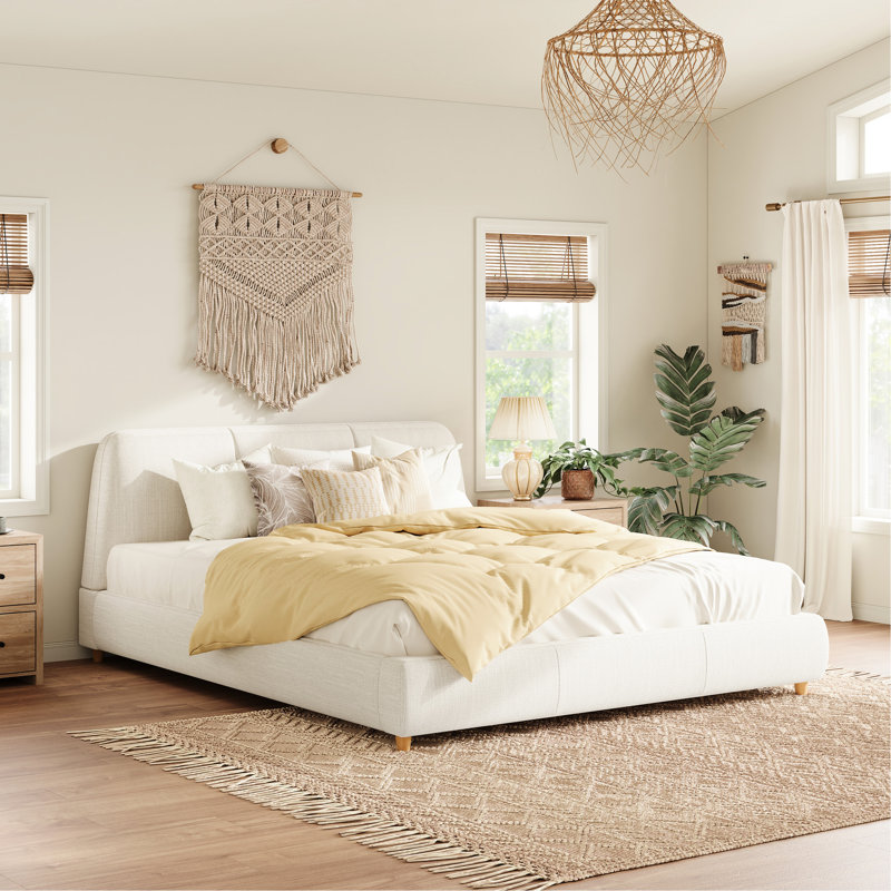 Structure de lit grand format recouverte de lin blanc, pieds en bois massif, rembourrage en mousse épaisse pour le soutien, structure centrale en métal robuste, 12 lattes en bois franc, assemblage rapide pour un sommeil réparateur avec tissu en lin.