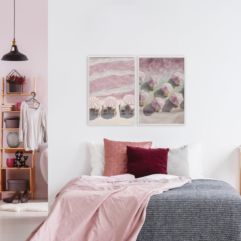 Ensemble de 2 giclées roses encadrées, par Annabelle Hall, H 30 po x l 20 po, Estampe numérique encadrée blanc bord de mer