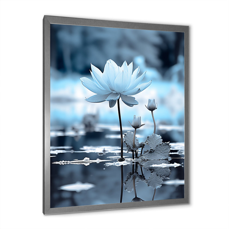 Monochromes bleus et blancs Winters Reflection I - Art mural sur toile florale, H 40 po x l 30 po x P 1,5 po