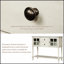 Console Farmhouse en bois / verre avec tablette inférieure, rangement spacieux et style rétro vieilli pour le salon-1334088433
