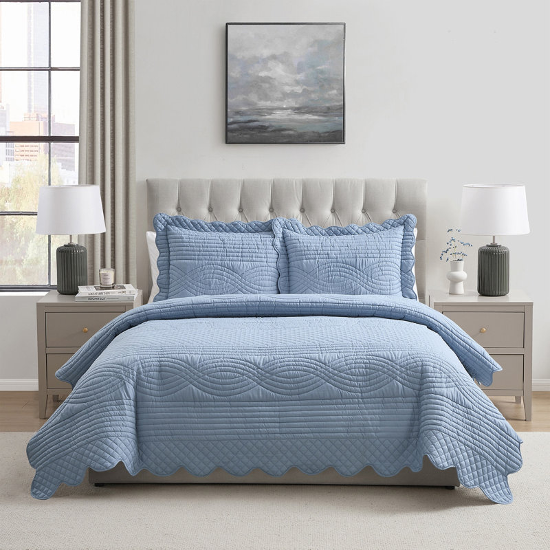 VCNY Home Scallop Microfiber Quilt Set, Full/Queen, Queen Quilt + 2 Standard Shams, Blue