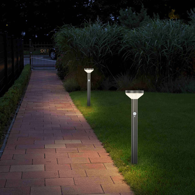 Éclairage solaire solaire d'extérieur Dusk to Dawn, H 23,6 po x l 4,9 po x P 4,9 po, Noire paquet de deux
