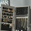 Armoire à bijoux autoportante de 18,4 po de large Oelle-92663192