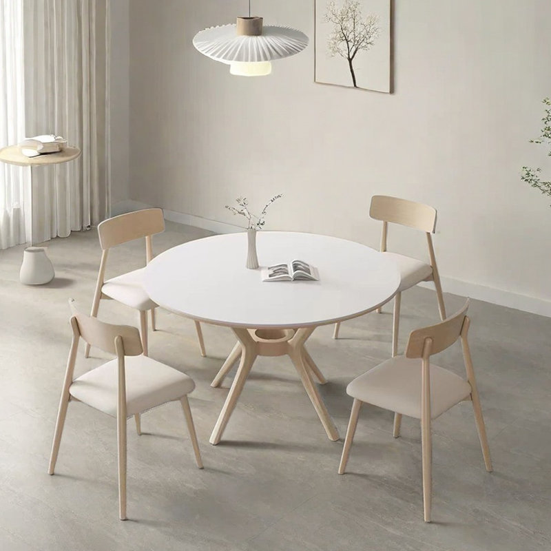 Combinaison de table et de chaise simplifiée