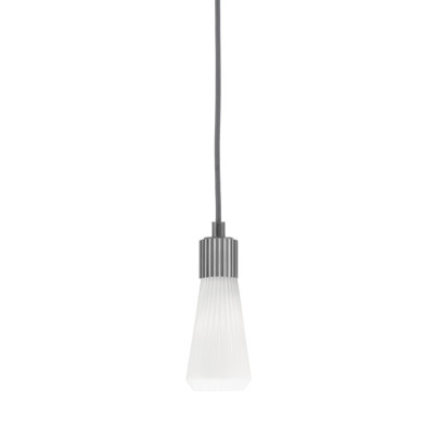Mini-luminaire suspendu à cordon Everleigh illustré en finition graphite avec verre opale blanc nervuré de 4 po