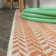 Tapis intérieur / extérieur à chevrons orange / crème