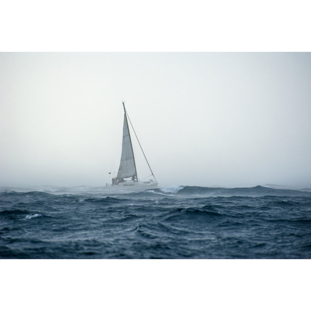 Segelregatta bei stürmischem Wetter von Sanerg - Leinwandbild