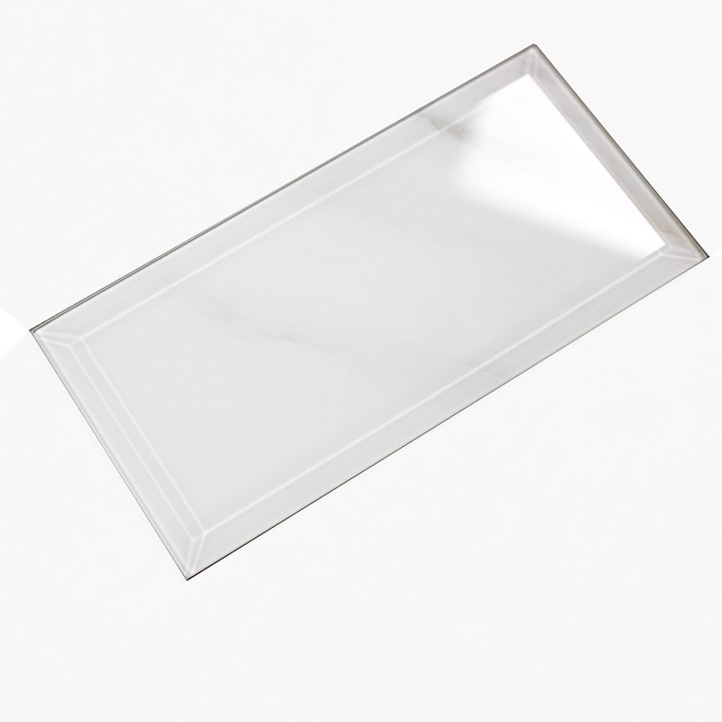 Carrelage mural décoratif de cuisine et de salle de bain en verre aspect marbre biseauté 4 po x 8 po Nature, Blanc Calacatta