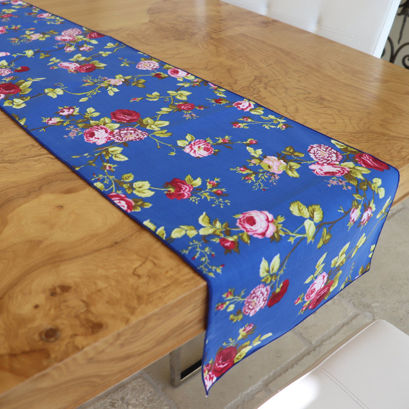 Vintage Floral Large Roses Print Table Runner, 120" Rectangle