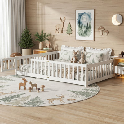 Grand lit sur pied avec clôture et porte Montessori