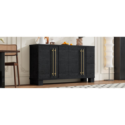 Buffet en bois avec poignées dorées pour la salle à manger