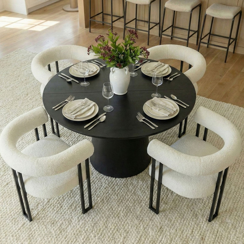 Table de salle à manger à piédestal extensible de 47 po à 85 po avec chaises capitonnées ovales et noires