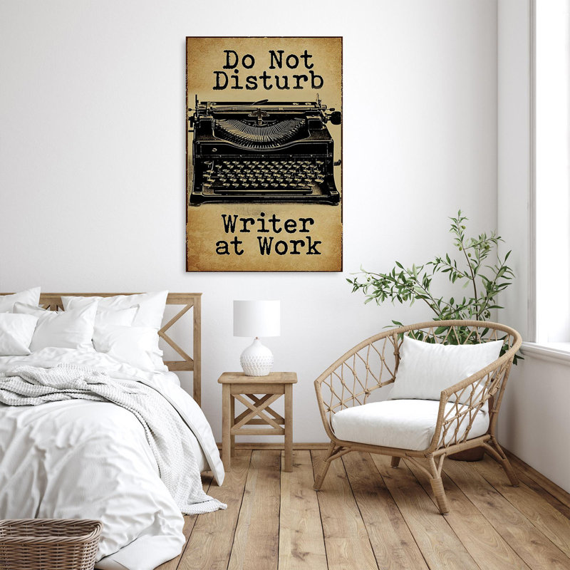 Writer at Work - impression sur toile tendue, H 36 po x l 24 po x P 1,25 po