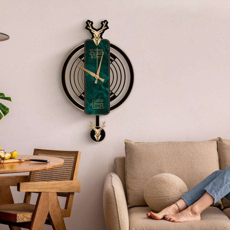 Horloge murale en cerf à pendule Stag