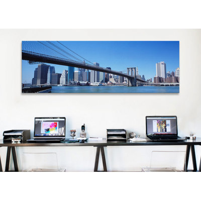 «New York State, New York City, Brooklyn Bridge, Skyscrapers in a City», reproduction de photo sur toile