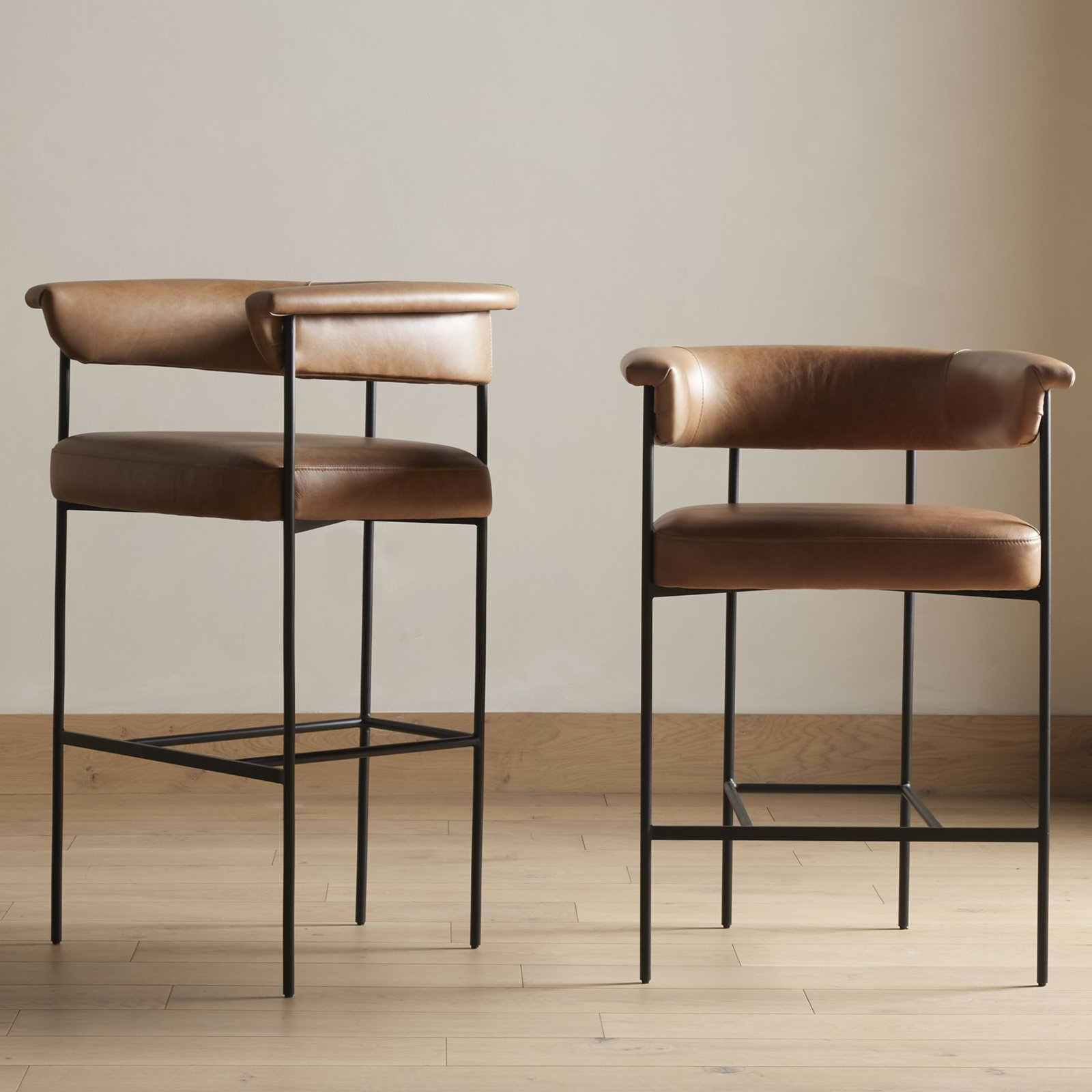 Lyssa Bar and Counter Stool, Chaps Saddle Genuine Leather, Solid, Bar Stool (30.5" Seat Height)