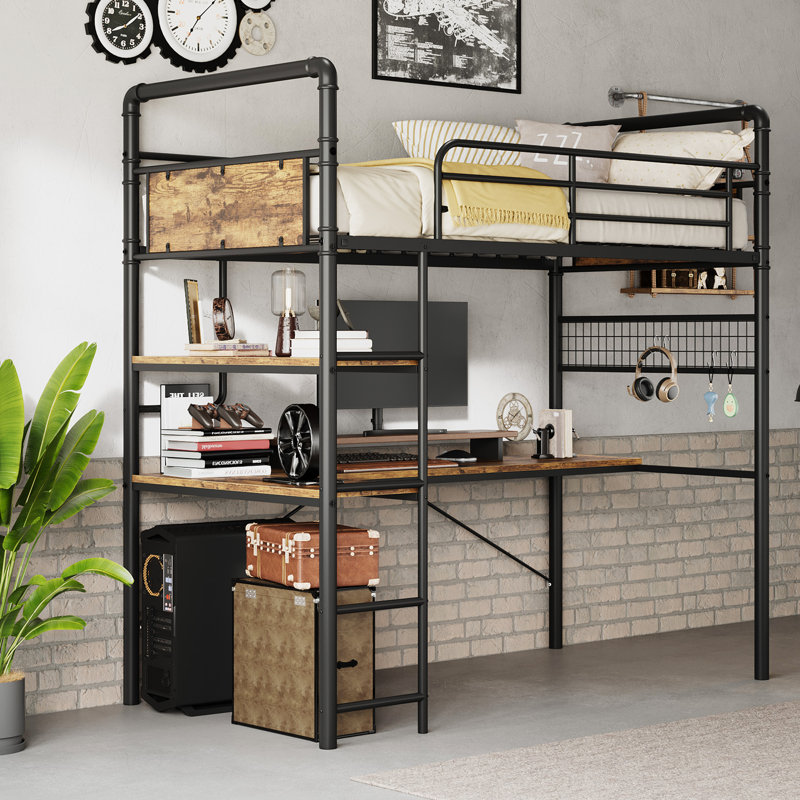 Lit mezzanine en métal peu encombrant avec bureau en L et 2 tablettes ouvertes, structure simple, barrière de sécurité haute sécurité