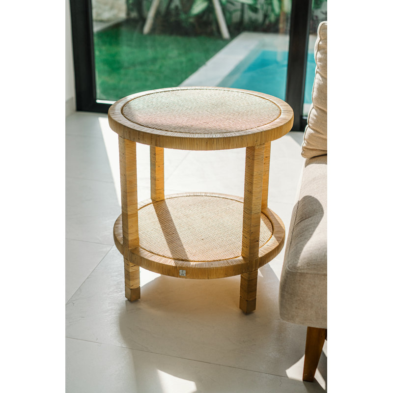 Table d'appoint ronde Bali - Table d'appoint d'intérieur en osier avec tablette inférieure fabriquée à la main, naturel