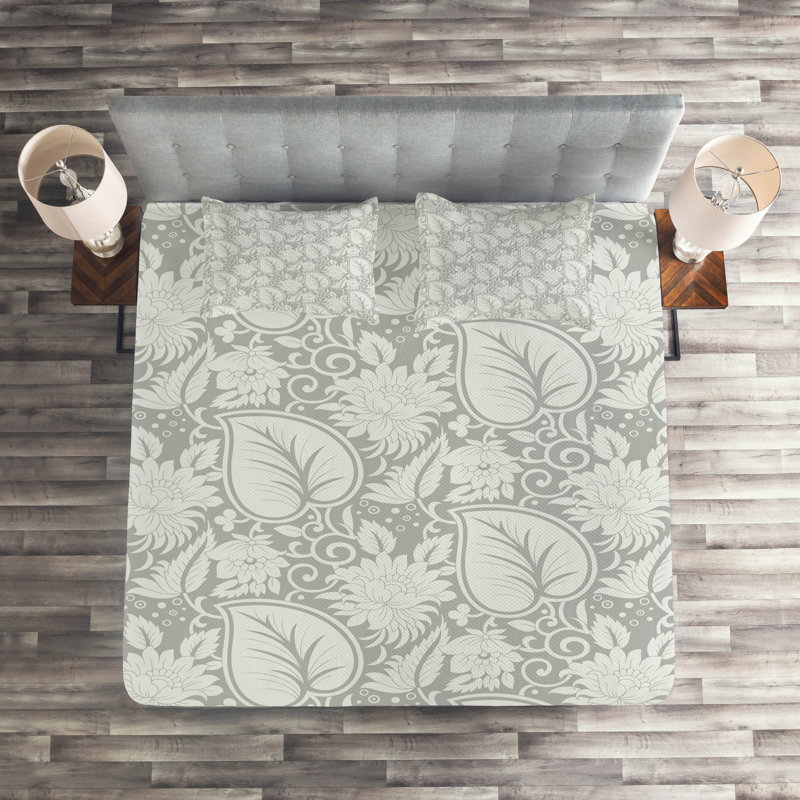 Farmhouse / Country Polyester Floral Coverlet, King Bedspread + 2 Shams