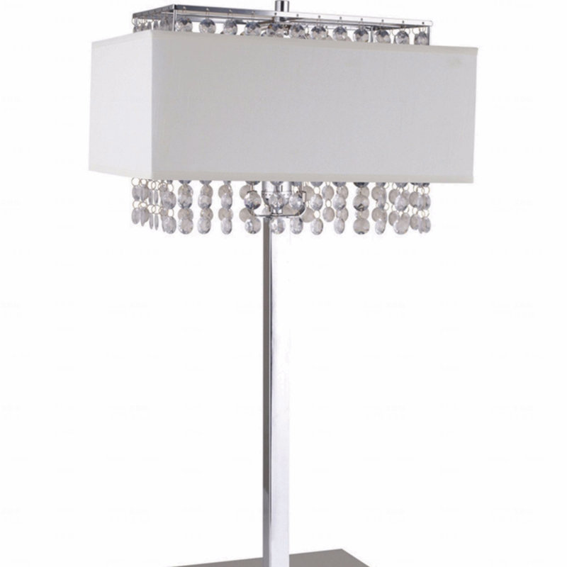 Lampe de table - 28 po de hauteur en métal avec finition argentée, abat-jour blanc avec accents en cristal