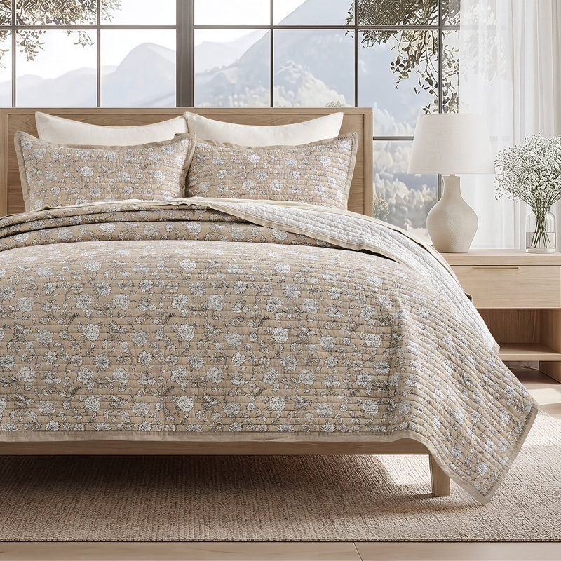 100% Cotton Patchwork Quilt Set, King Quilt + 2 King Shams, Sandstone Beige Floral