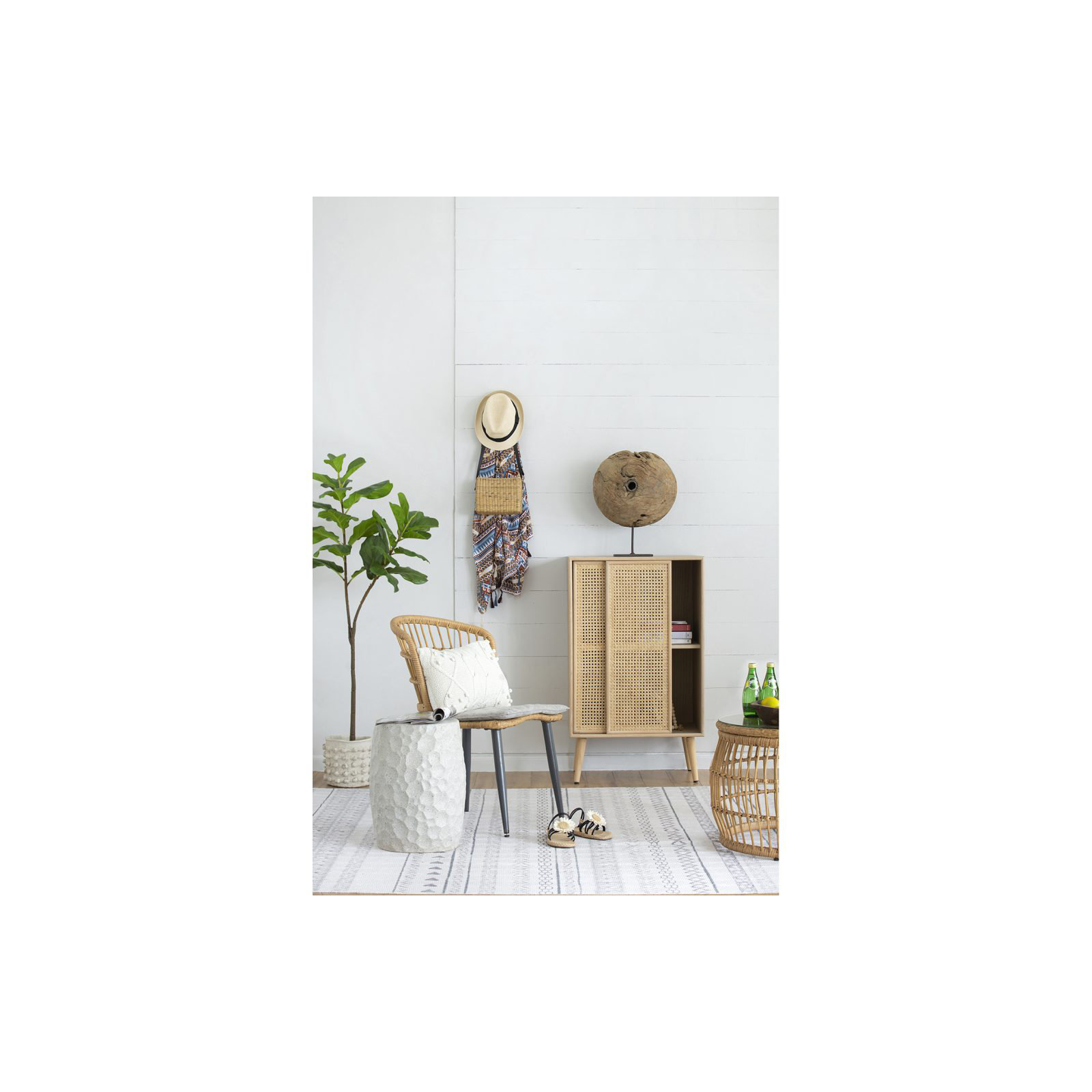 Jasmine Pully Wheel on Metal Stand