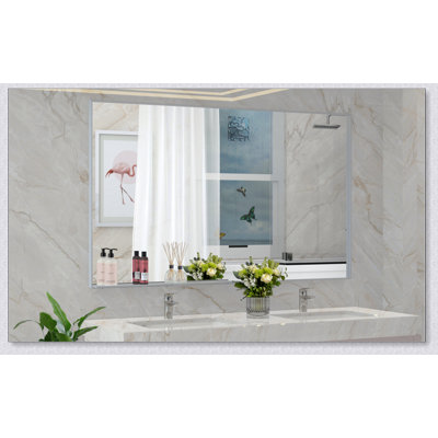 Très grand miroir de salle de bain rectangulaire moderne avec cadre en aluminium pour des reflets clairs et des options de montage polyvalentes