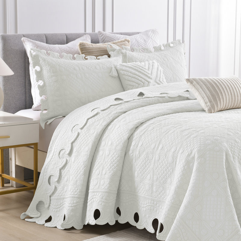 King White Cotton Reversible Bedspread Set
