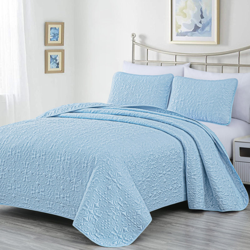 Luca 3-Piece Lightweight Microfiber Oversized Bedspread Set, King Coverlet/Bedspread + 2 King Shams, Chambray Blue