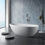 Baignoire autoportante de 67 po à surface solide, baignoire de trempage autoportante en résine d'ingénierie de luxe avec trop-plein et bonde escamotable pour salle de bain contemporaine, blanc mat 24S02-67MW