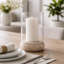 Porte-bougie ouragan moderne en verre rond avec base en marbre pour décoration de table-418466550