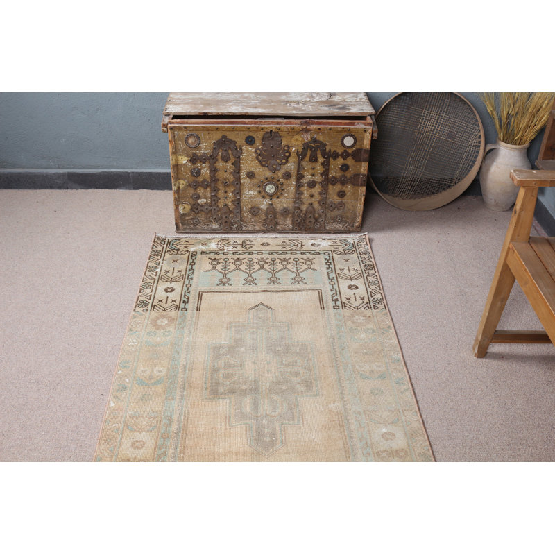 Chic tapis turc antique d'Anatolie idéal pour accentuer le plancher de la chambre à coucher et la décoration intérieure